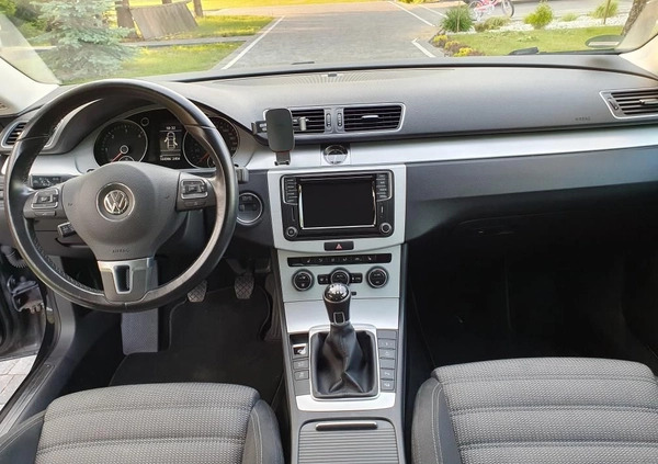 Volkswagen CC cena 61500 przebieg: 168500, rok produkcji 2016 z Sandomierz małe 121